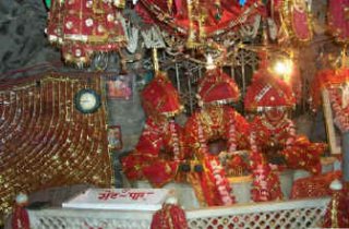 vaishnodevi-temple